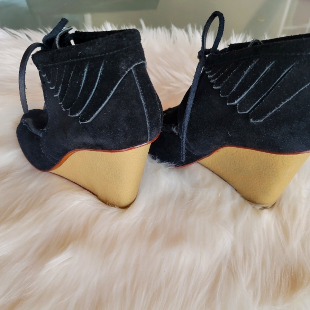Heel boots - Picture 3 of 3